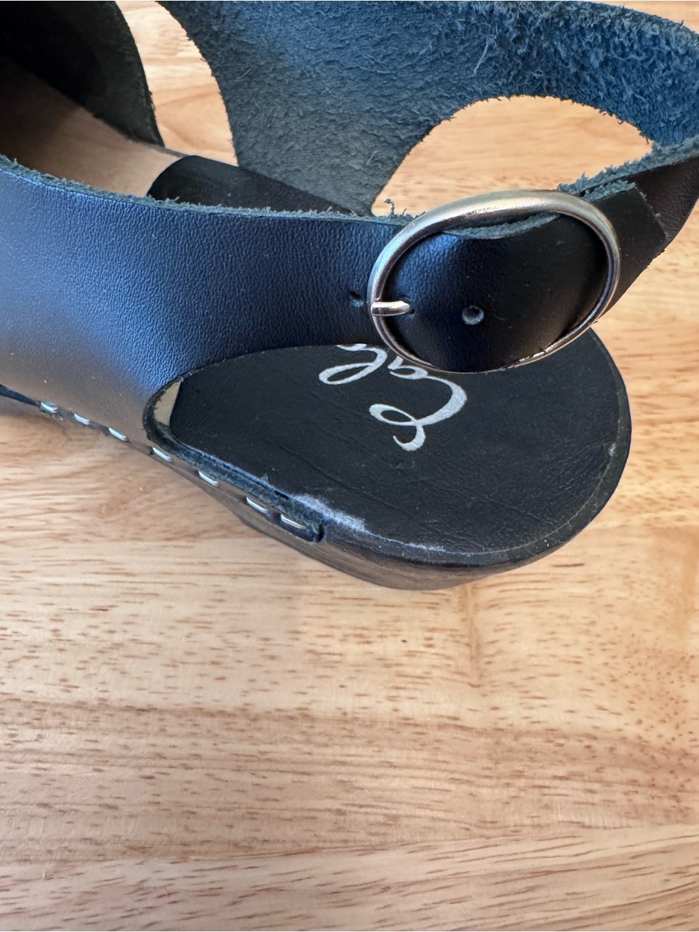 Calou Astrid 37 RARE Medium 2" Heel Women’s Black Leather Buckle Clog Mules - Picture 9 of 9